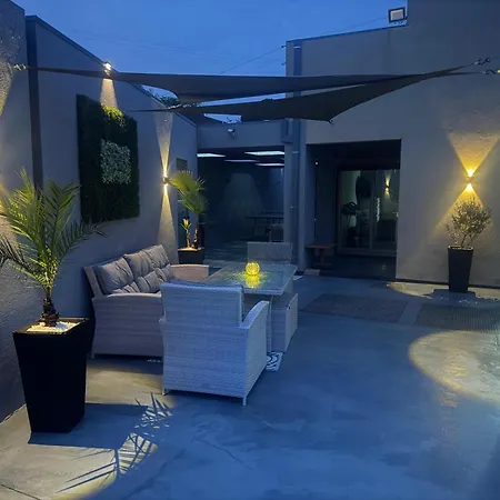 Les Escapades Luxo & Piscine فيلة Escapaes